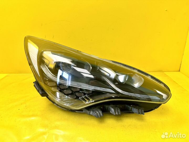 Фара правая передняя Kia Stinger