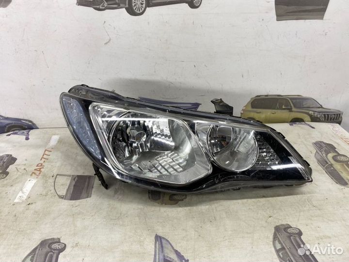 Фара передняя правая Honda Civic 4D