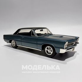 Модель автомобиля 1965 Pontiac GTO 1:18 синий