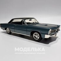 Модель автомобиля 1965 Pontiac GTO 1:18 синий