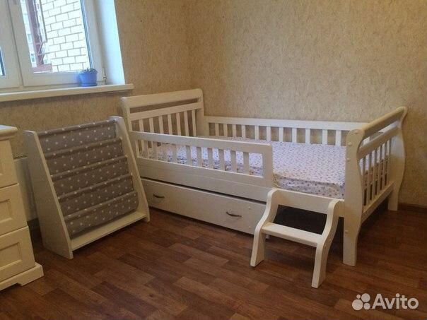 Кровать из массива