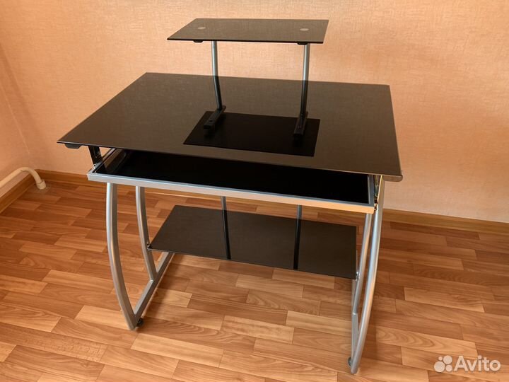 Стол для компьютера