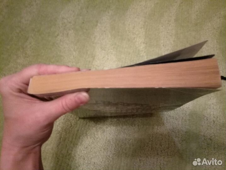 Книга-руководство по эксплуатации автомобиля