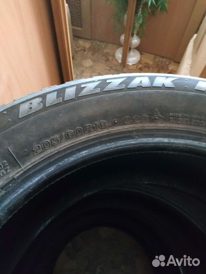 Bridgestone Blizzak Revo GZ 205/60 R16