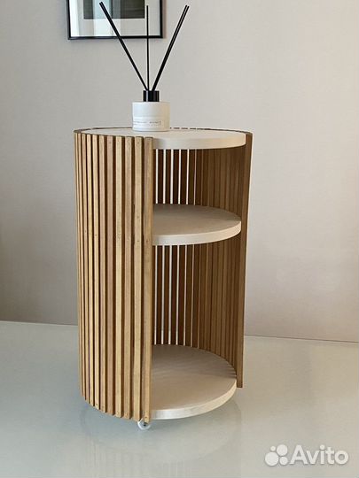 Журнальный столик на колесиках