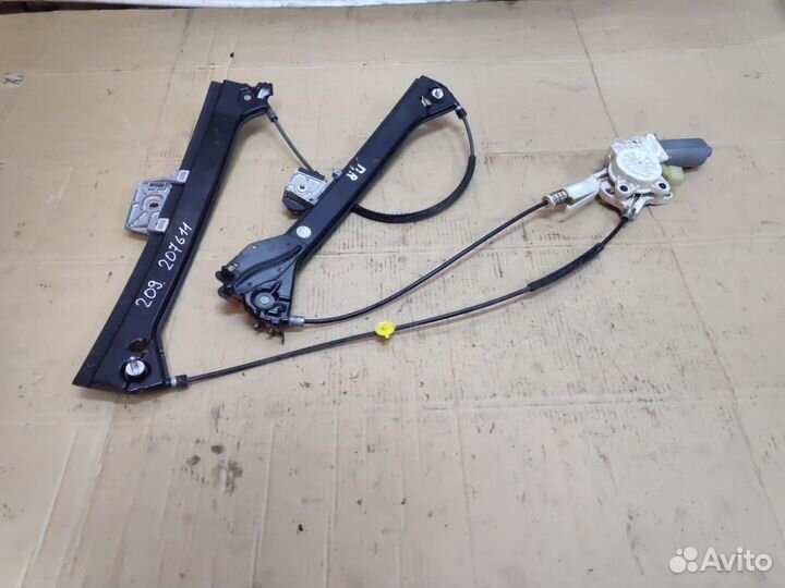 Стеклоподъемник передний правый w209 CLK-class