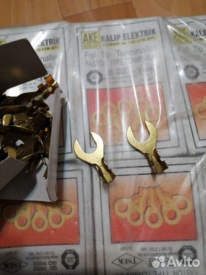 Вилочный наконечник, клемма