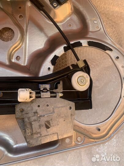 Стеклоподьемник передний левый MB CLS -class