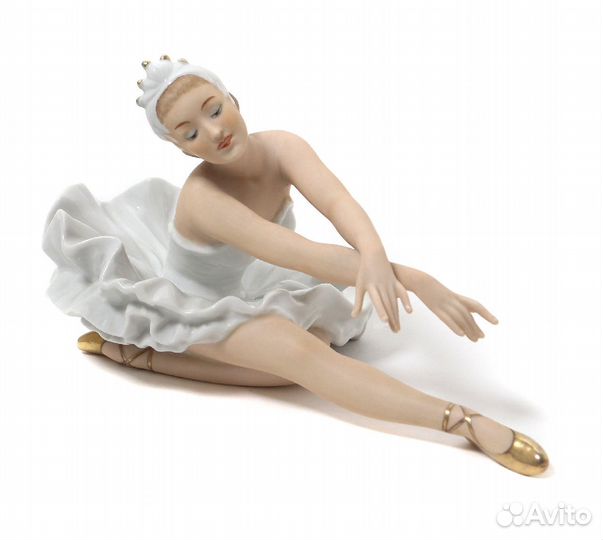 Фарфоровая фигура 