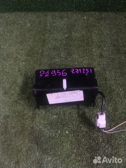 Пепельница передняя Toyota Avensis ZZT251 1ZZ-FE