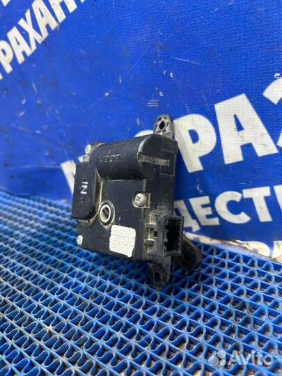 Моторчик заслонок отопителя Hyundai Elantra Xd