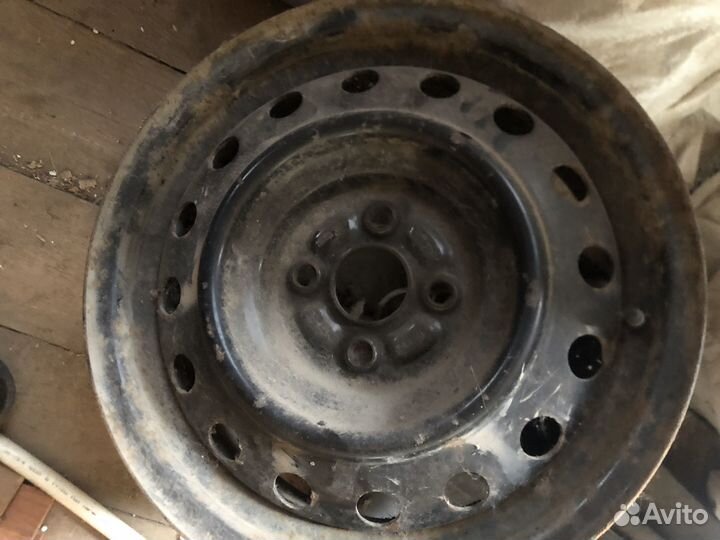 Диски Тойота с декоративными колпаками бу