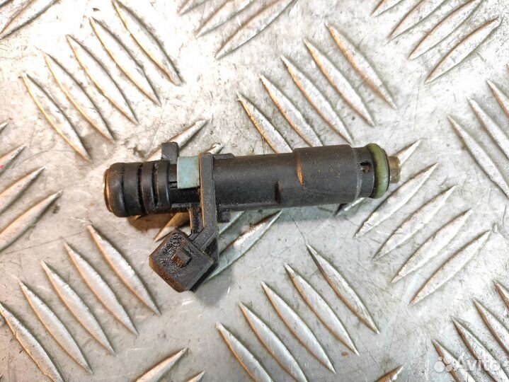 Форсунка двигателя Chevrolet Aveo 2005-2011