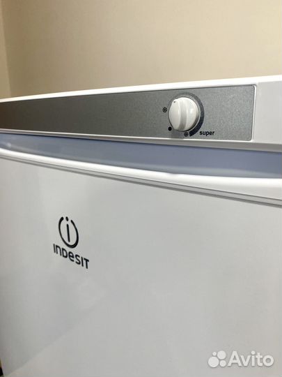 Морозильная камера Indesit SFR 100