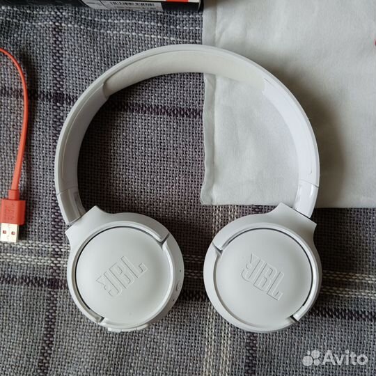 Беспроводные накладные наушники JBL Tune 520BT