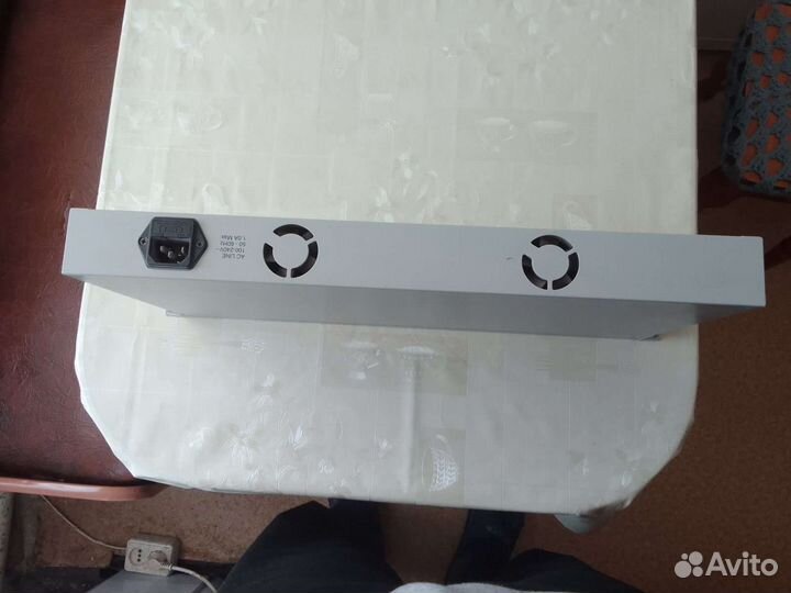 Коммутатор 10/100 Mbps