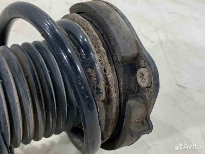 Передняя стойка Audi Q3 8U