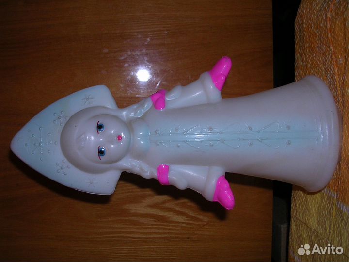 Снегурочка из СССР в шубке, в варежках,в кокошнике