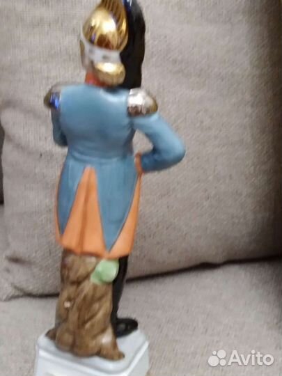 Фарфоровые статуэтки