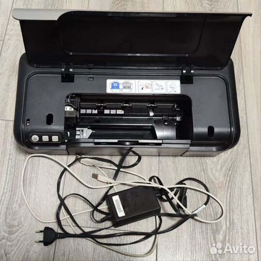 Принтер HP Deskjet D2460