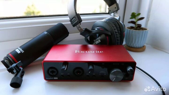 Focusrite Scarlett 2i2 Studio 3rd Gen Звукозапись