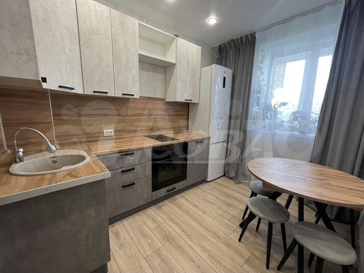 2-к. квартира, 53 м², 6/9 эт.