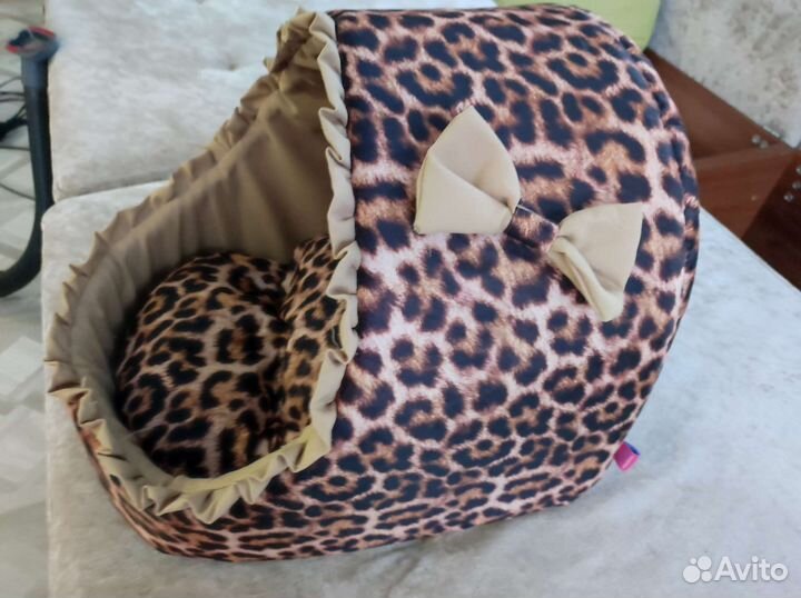 Лежанка для кошек