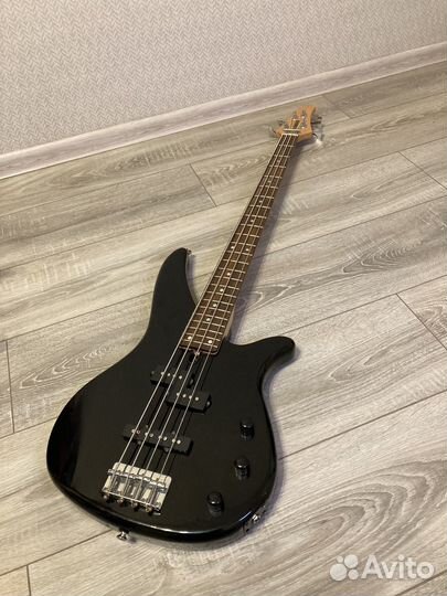 Бас гитара Yamaha