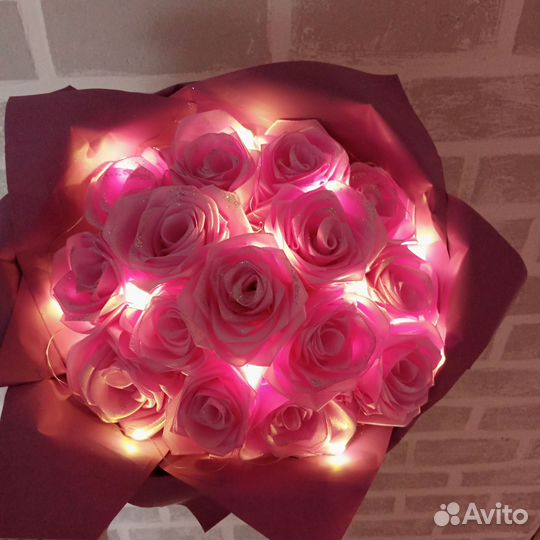 Розы из атласных лент