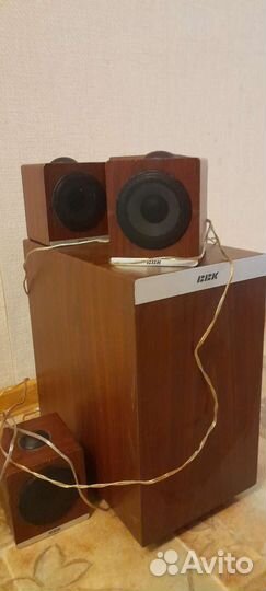 Сабвуфер и 5 колонок
