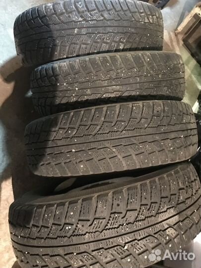 Bridgestone B60 215/70 R16