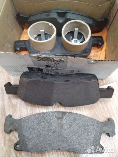 Тормозные колодки передние Мерседес