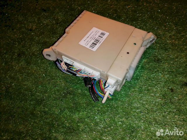 Блок предохранителей 82730-28141 Toyota Estima GSR