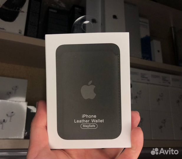 Картхолдер на iPhone Apple Wallet