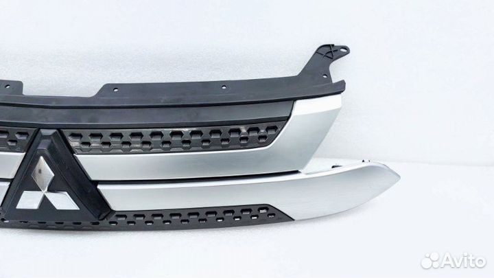 Б/У Б/У Решетка радиатора Состояние хорошее