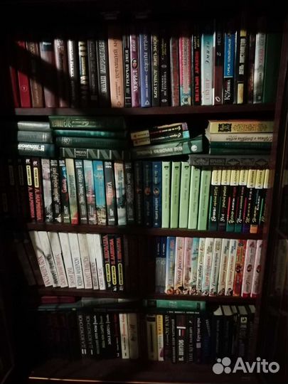 Книги разные, много