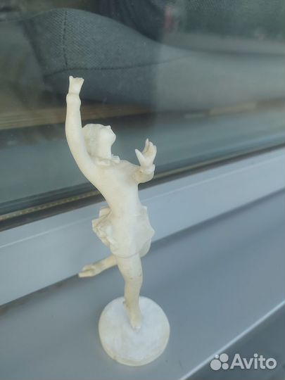 Статуэтка СССР Девушка на коньках