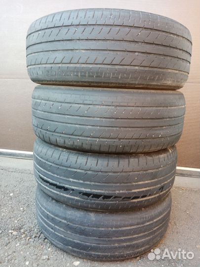 Toyo NanoEnergy 3 215/60 R16