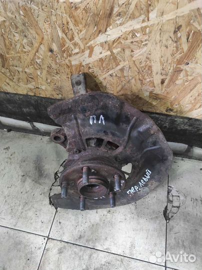 Кулак поворотный передний левый Lexus RX 350