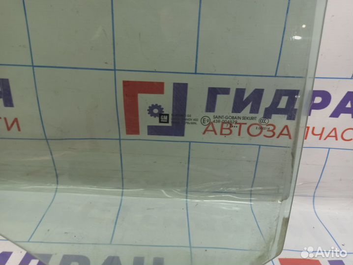 Стекло двери передней левой Cadillac Escalade III