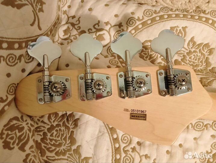 Бас гитара Music Man StingRay от RussTone