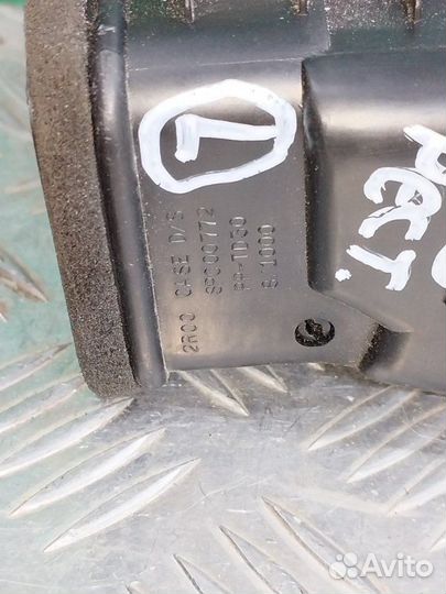 Дефлектор воздуховода левый Mitsubishi Lancer 9