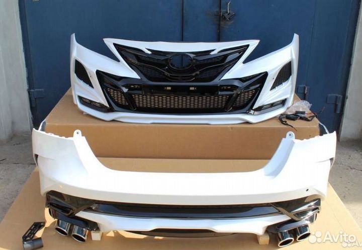 Обвес Camry 70. Белый-перламутр