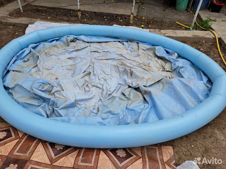 Надувной бассейн