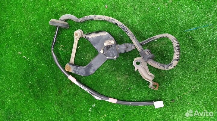 Датчик высоты дорожного просвета задний Toyota