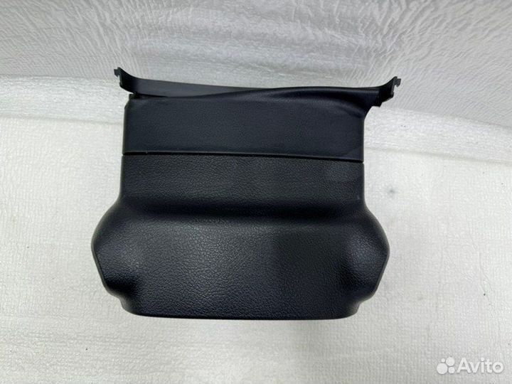 Кожух рулевой колонки Toyota Land Cruiser 200