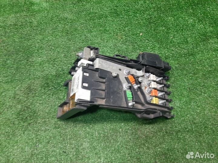 Предохранитель на акб Peugeot 3008 2010