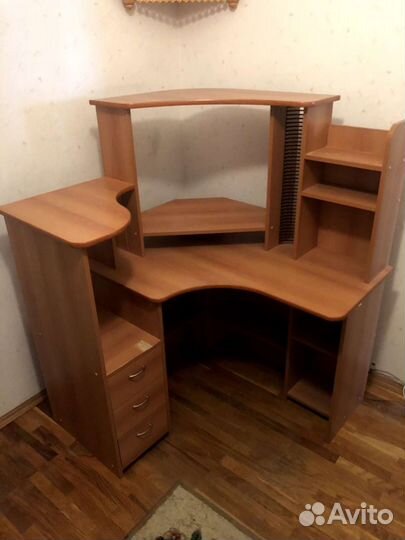 Компьютерный стол (Письменный стол)