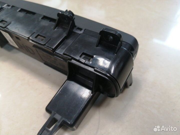 Блок кнопок Kia Stinger седан G4KL 2019