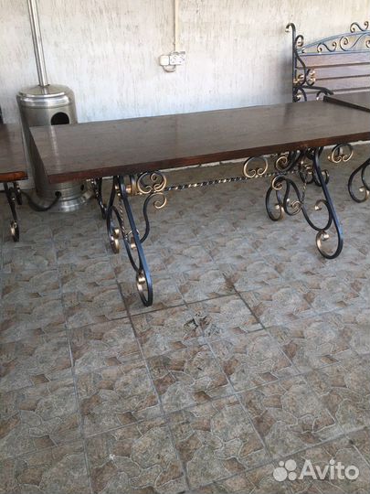 Стол. Холодная ковка. Для сада и дачи